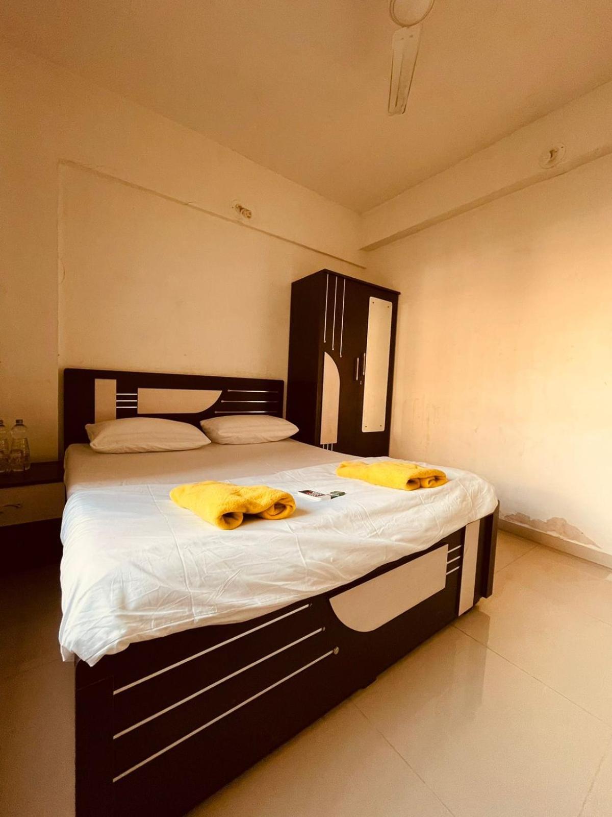 Namaste Nirvana Appartments Daman Exterior foto