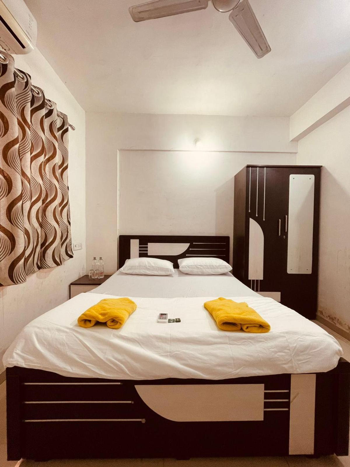 Namaste Nirvana Appartments Daman Exterior foto
